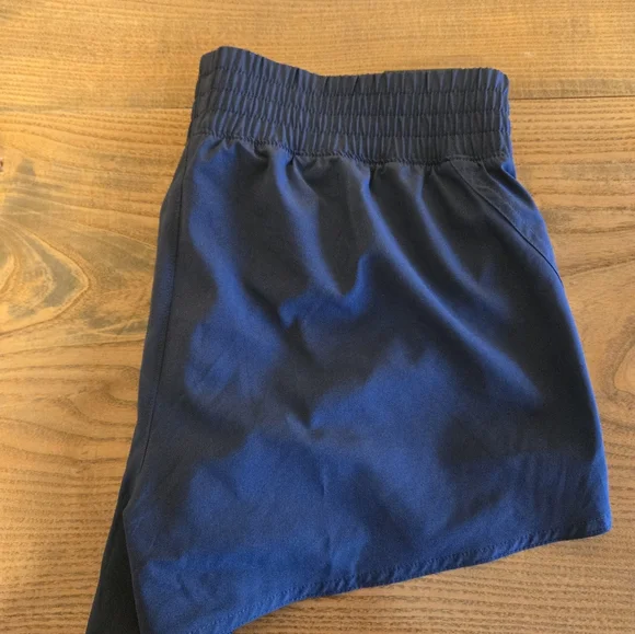 GapFit Runaroind Short Large - Picture 6 of 7